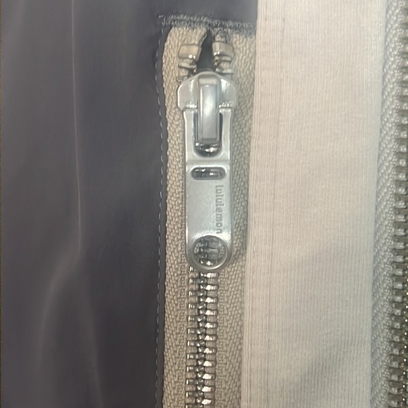 Lululemon Dispatch Hoodie Size XL - Picture 7 of 9